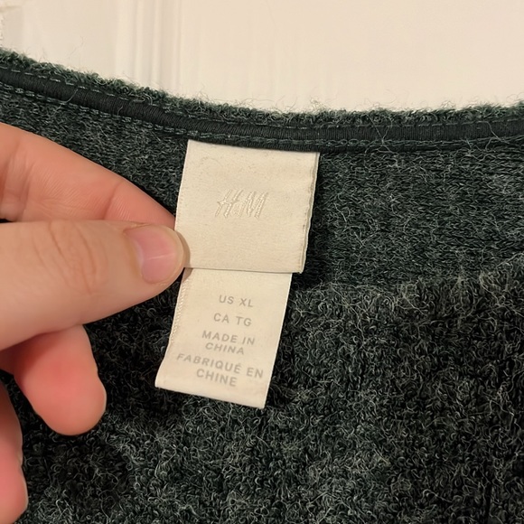 H&M Sweater - Picture 2 of 2